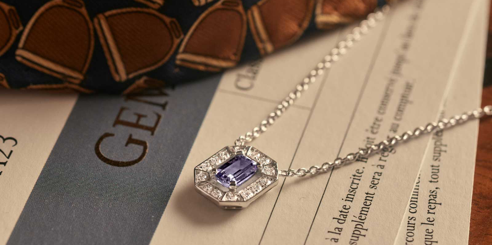 Gemmyo : Nuances de bleu et choix précieux