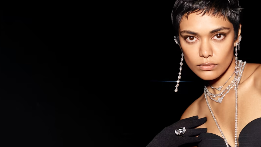 Dites oui au glamour avec Stella Maxwell pour Swarovski