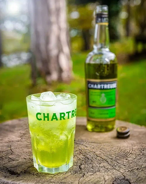 Chartreuse : l’alcool devenu icône du luxe spirituel